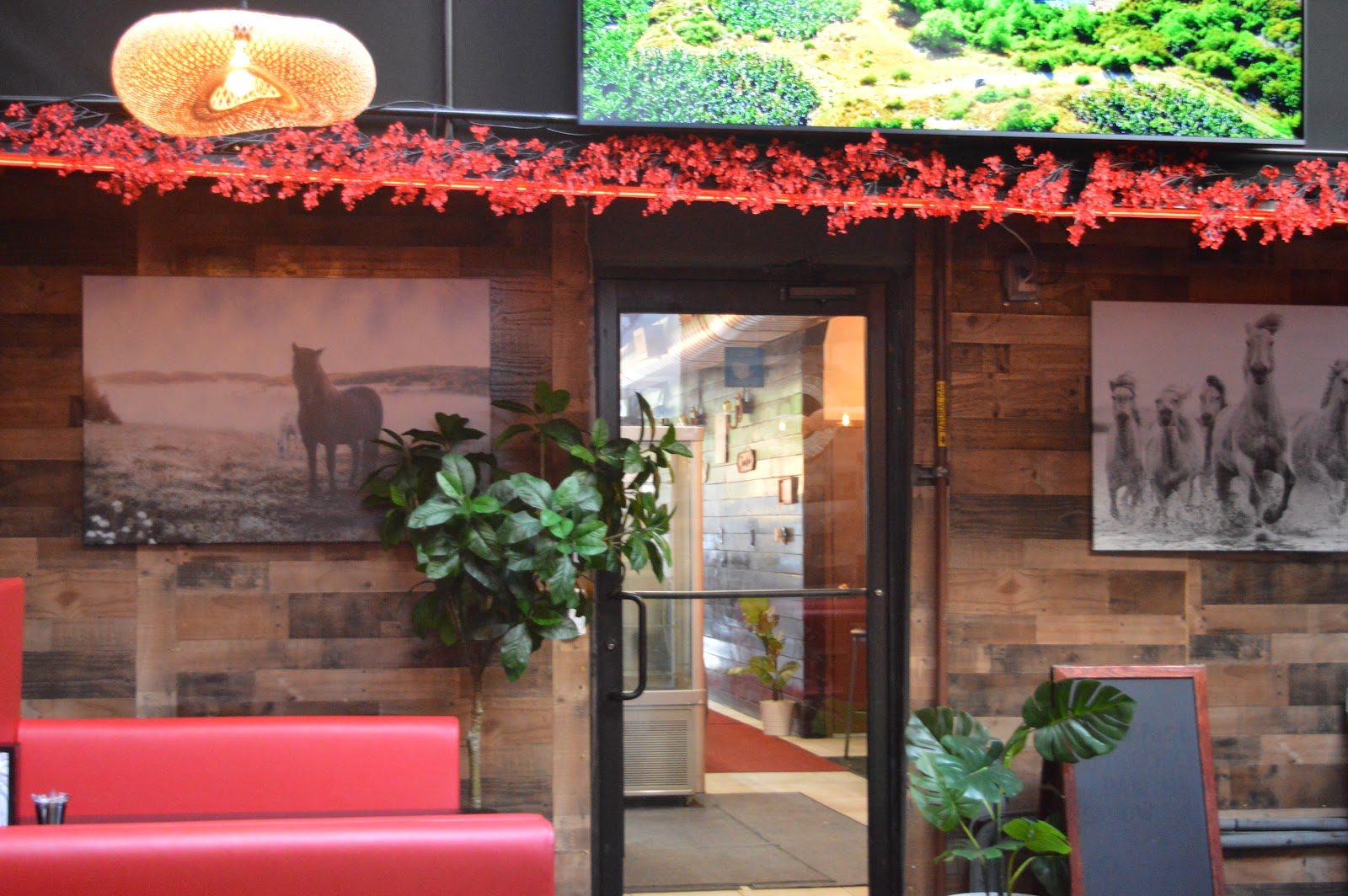 Storefront of Cairo Feteer